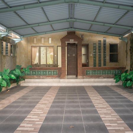 Townhouse, Pool & Kitchen, Ubud, Cucus Mondokアパートホテル エクステリア 写真